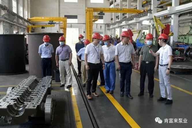 董事长、总经理陈迪，党委副书记黎宇明陪同调研组一行参观kaiyun·开云官方站登录入口-KaiYun开云(中国)展览室